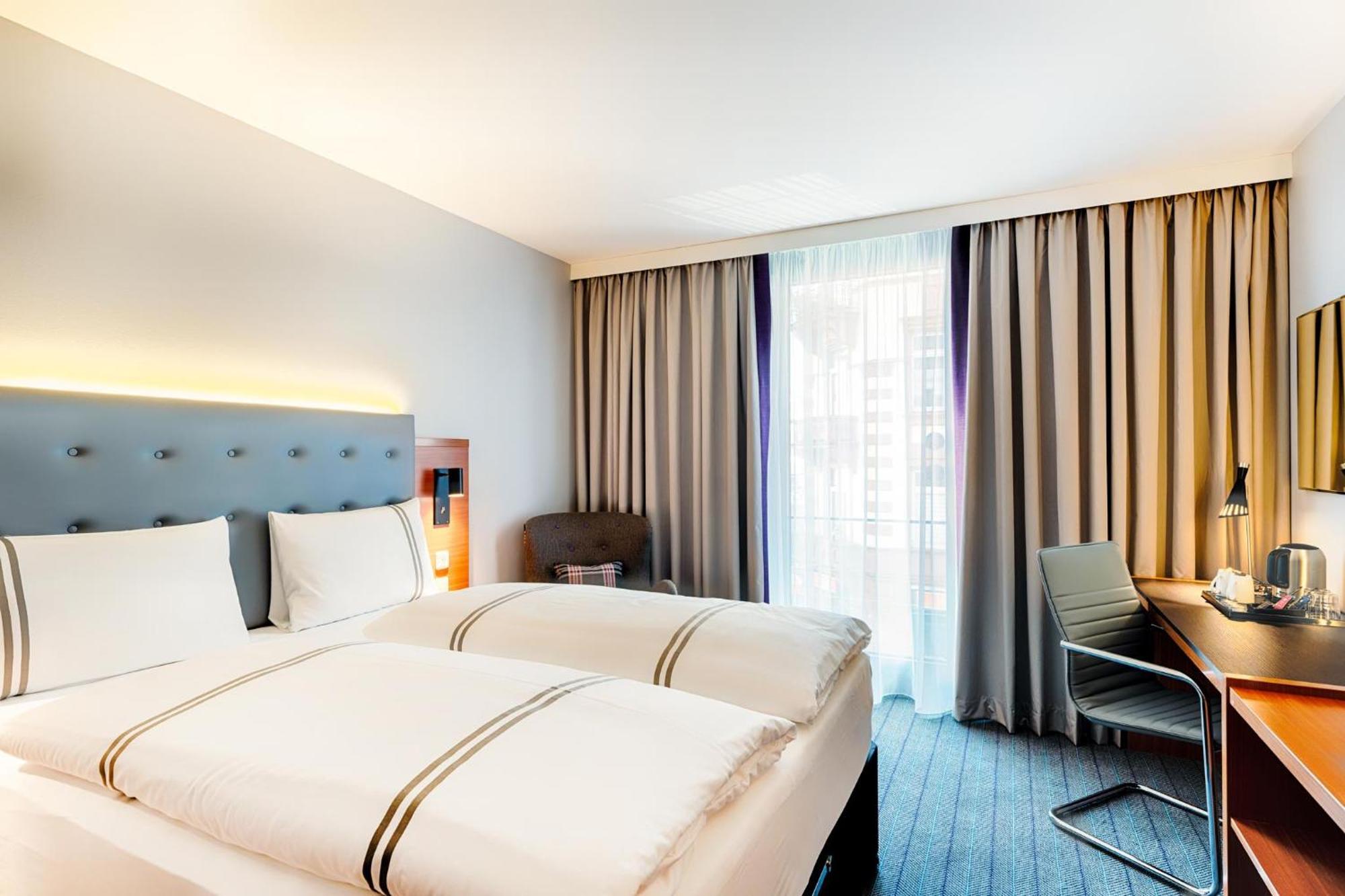 Premier Inn Frankfurt City Europaviertel Frankfurt am Main Dış mekan fotoğraf